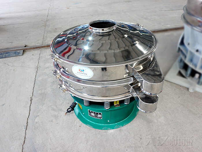 圓形旋振篩材質(zhì)由:不銹鋼+碳鋼,全碳鋼,全不銹鋼三種不同材質(zhì)可供選擇。